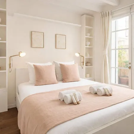 Notre Dame - Prestige With Lift And Terrace For 2 Apartment *